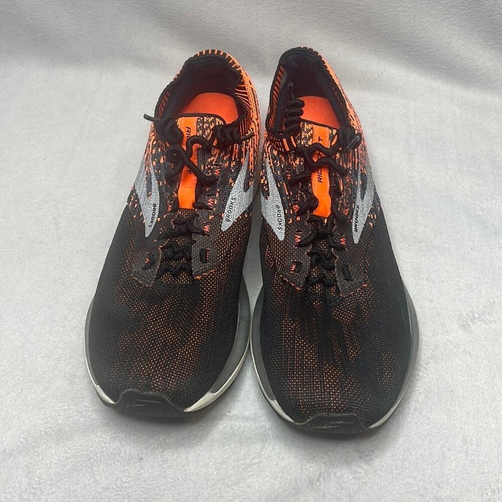 Brooks Running shoe in Black and Orange Size 9.5